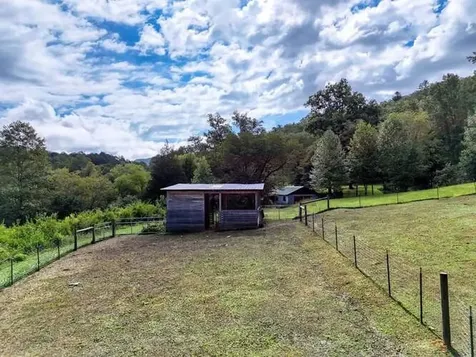 147 Sawyer Cove Road Hayesville NC 28904