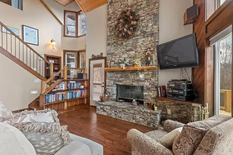 1530 Mason Way Brasstown NC 28902