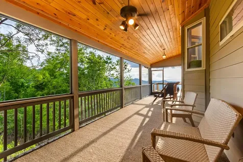 1530 Mason Way Brasstown NC 28902