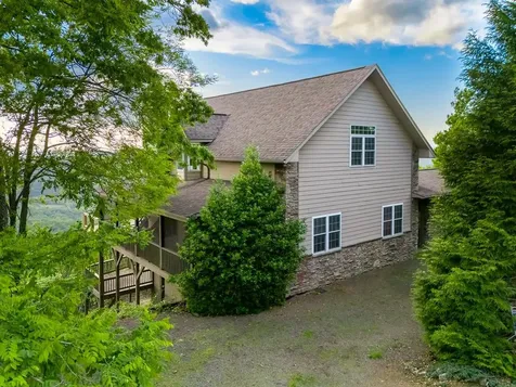 1530 Mason Way Brasstown NC 28902