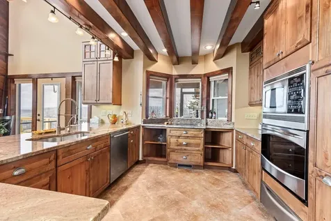 1530 Mason Way Brasstown NC 28902