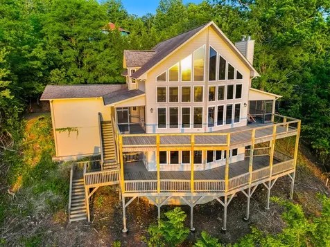 1530 Mason Way Brasstown NC 28902