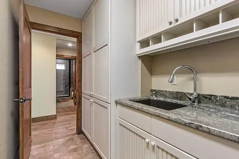 1530 Mason Way Brasstown NC 28902