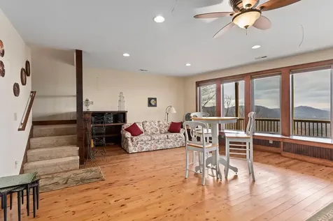 1530 Mason Way Brasstown NC 28902