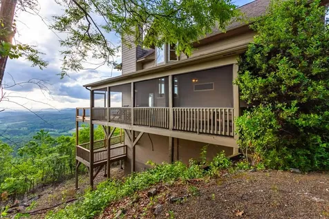 1530 Mason Way Brasstown NC 28902
