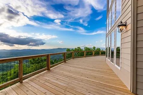 1530 Mason Way Brasstown NC 28902