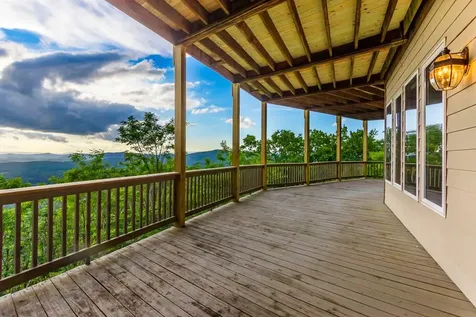 1530 Mason Way Brasstown NC 28902