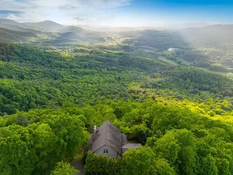 1530 Mason Way Brasstown NC 28902