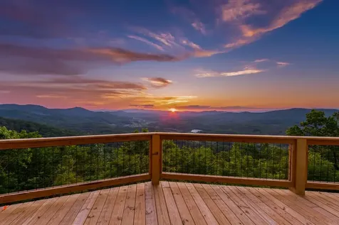 1530 Mason Way Brasstown NC 28902