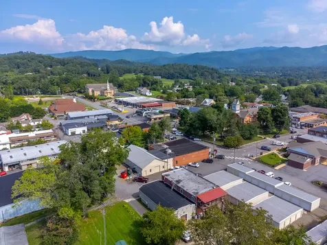 6 Sanderson Street Hayesville NC 28904