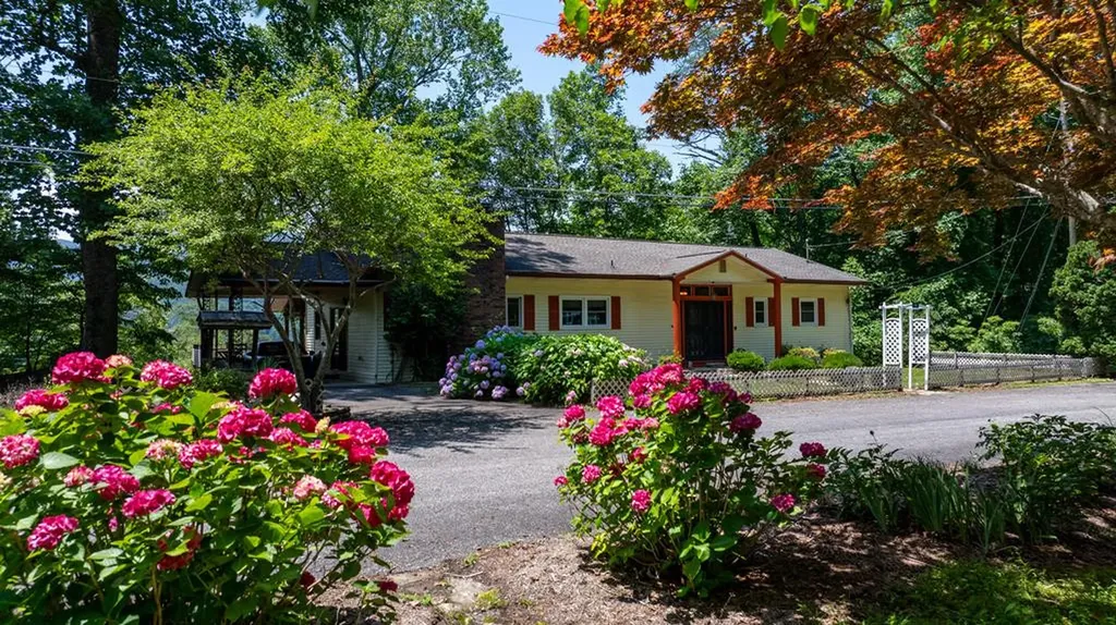 14 Chalet Village Robbinsville NC 28771