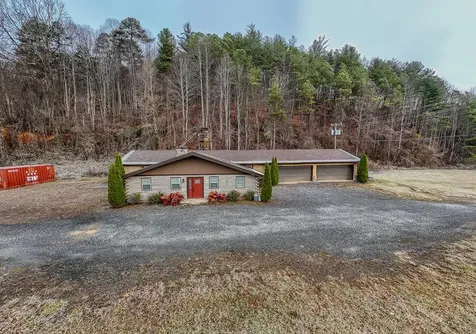 6785 Airport Road Andrews NC 28901