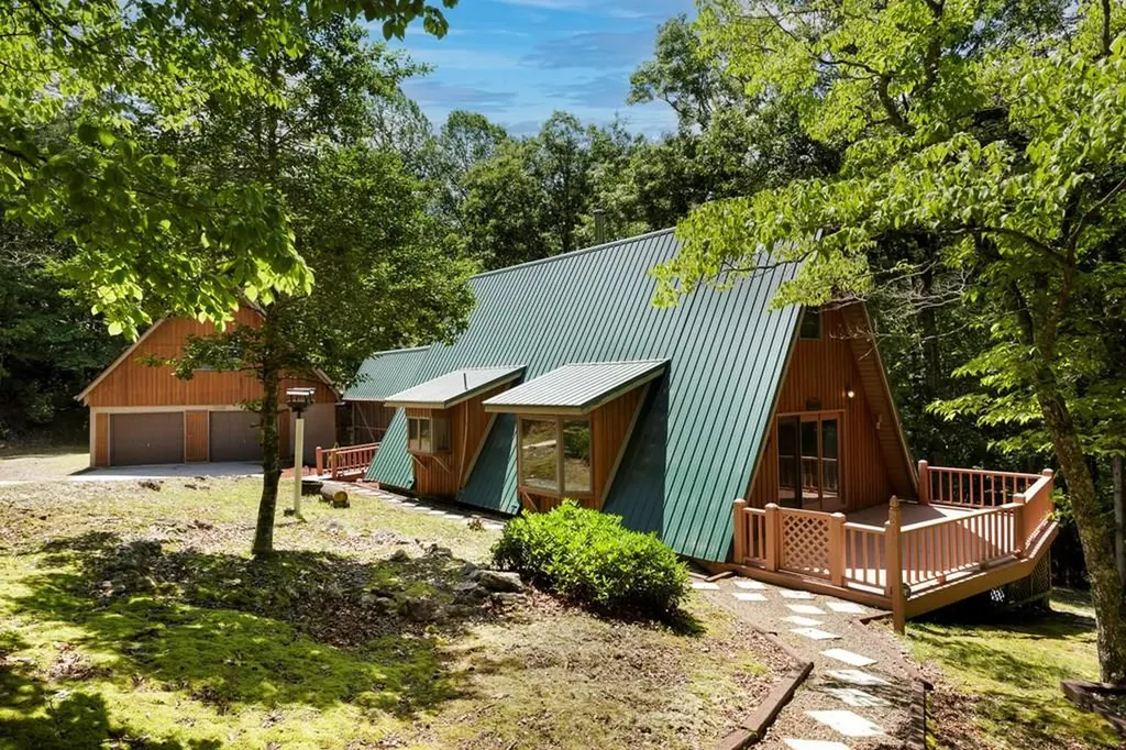 263 Wells Road Brasstown NC 28902