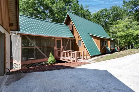 263 Wells Road Brasstown NC 28902