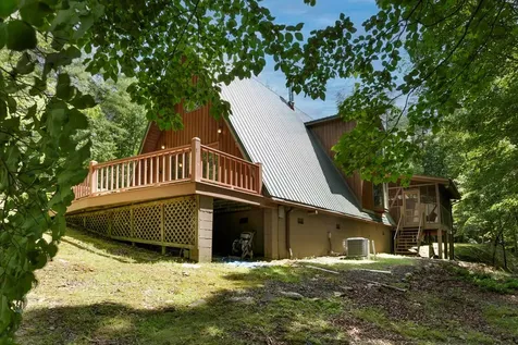 263 Wells Road Brasstown NC 28902