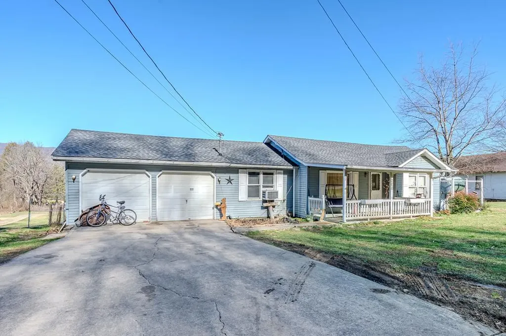 385 Aquone Andrews NC 28901