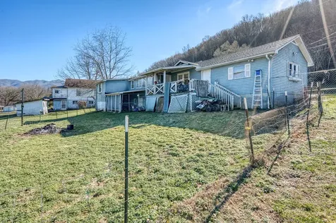 385 Aquone Andrews NC 28901