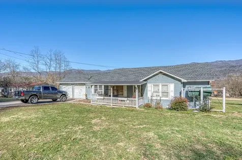 385 Aquone Andrews NC 28901