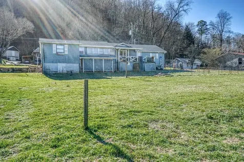 385 Aquone Andrews NC 28901