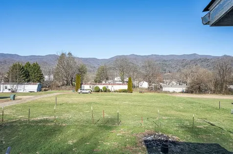 385 Aquone Andrews NC 28901