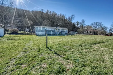 385 Aquone Andrews NC 28901