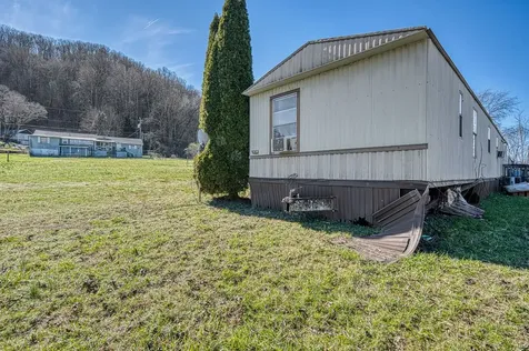 385 Aquone Andrews NC 28901