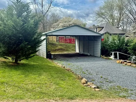 215 Bristol Avenue Andrews NC 28901