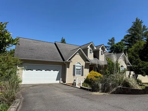 77 Settawig Trace Brasstown NC 28902