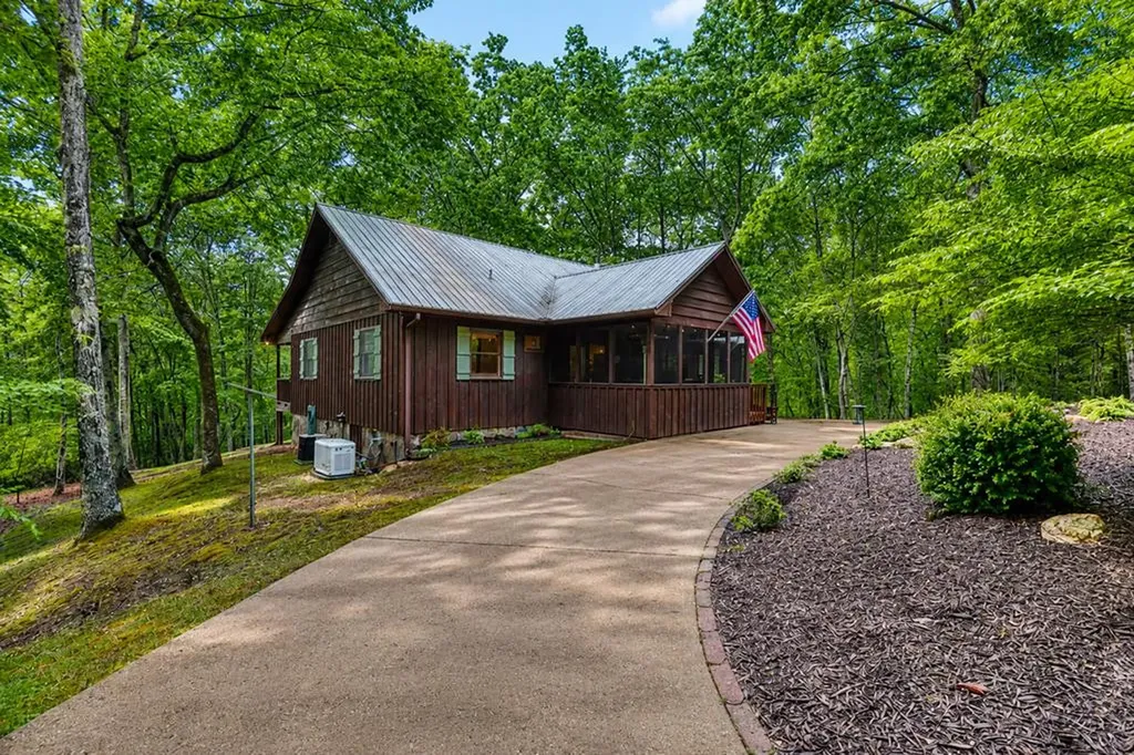 3410 Moccasin Creek Road Murphy NC 28906