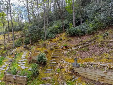91 Double Springs Drive Almond NC 28702