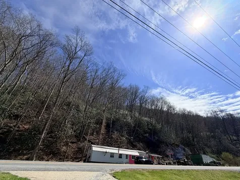 1021 Us Highway 19 Topton NC 28781