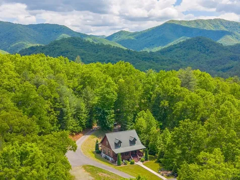 468 Old Yellow Branch Road Robbinsville NC 28771