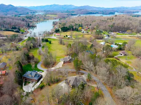 193 Mountain Harbour Drive Hayesville NC 28904