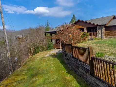750 Double Springs Drive Almond NC 28702