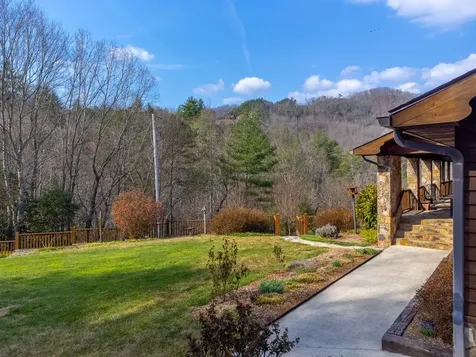 750 Double Springs Drive Almond NC 28702