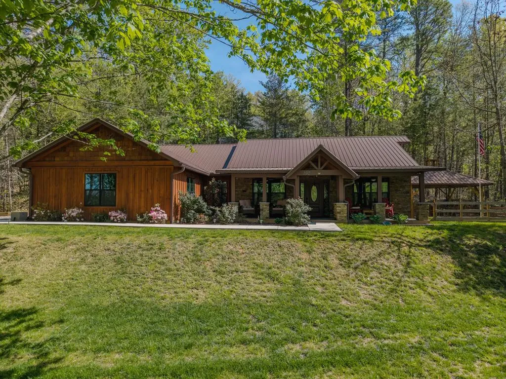 190 Galloway Drive Hayesville NC 28904