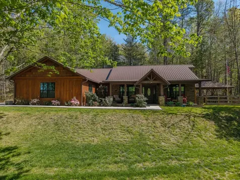 190 Galloway Drive Hayesville NC 28904