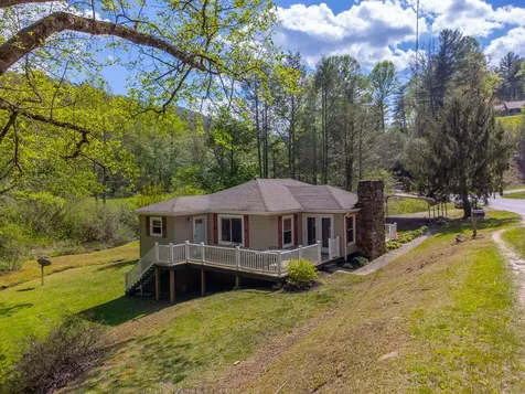 1303 Atoah Road Robbinsville NC 28771