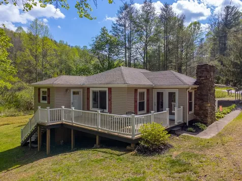 1303 Atoah Road Robbinsville NC 28771