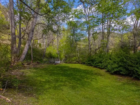 1303 Atoah Road Robbinsville NC 28771
