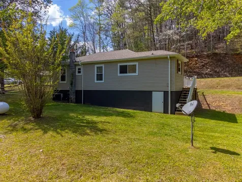 1303 Atoah Road Robbinsville NC 28771