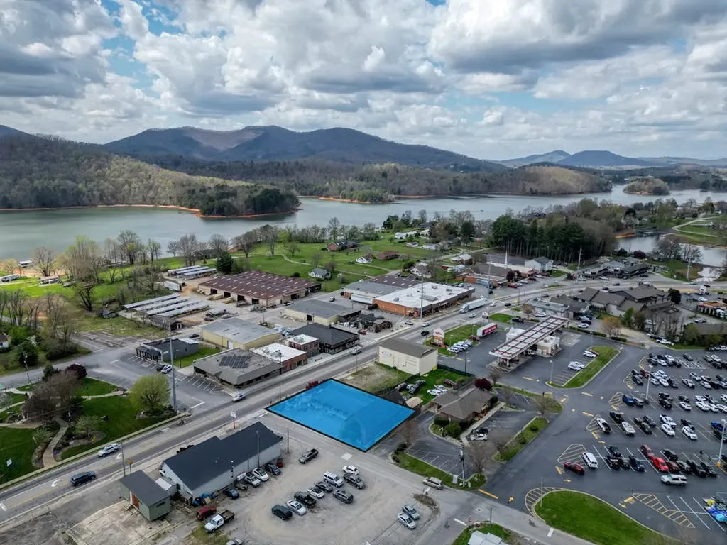 46 N Main Street Hiawassee GA 30546