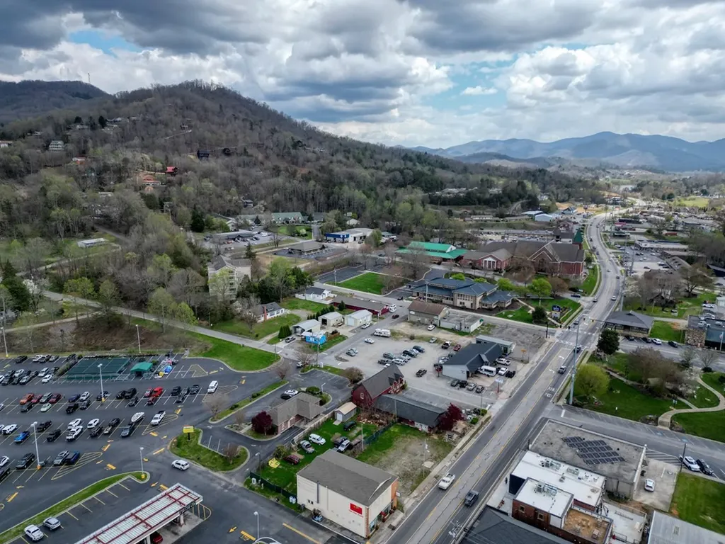 46 N Main Street Hiawassee GA 30546