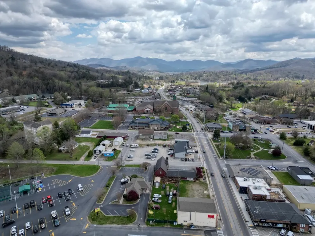 46 N Main Street Hiawassee GA 30546