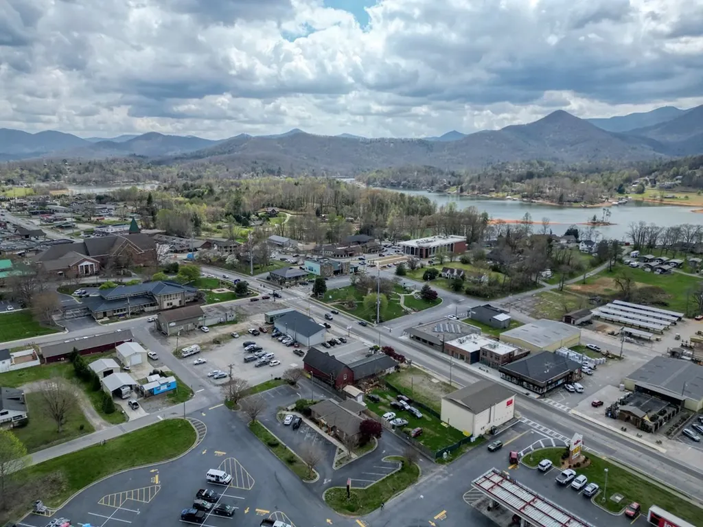 46 N Main Street Hiawassee GA 30546