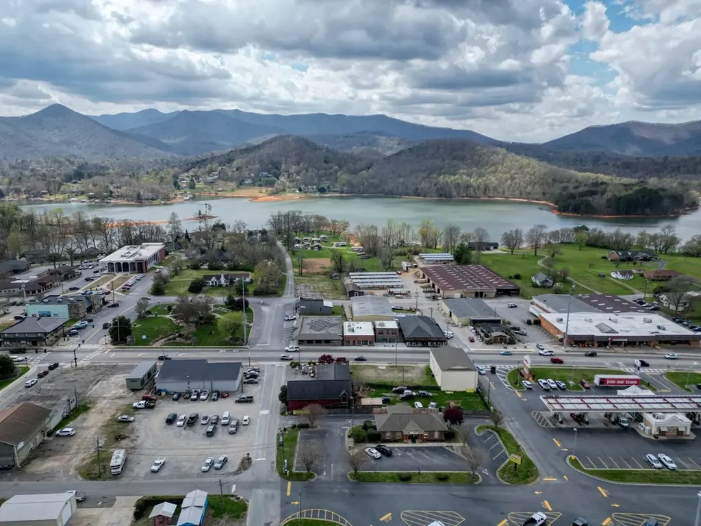46 N Main Street Hiawassee GA 30546