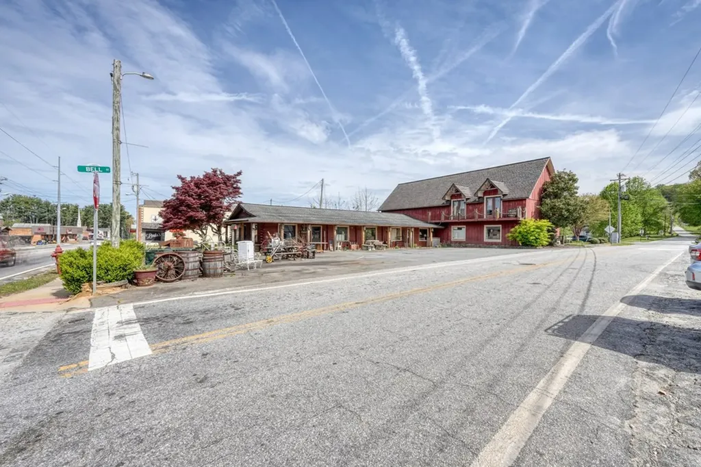 46 N Main Street Hiawassee GA 30546