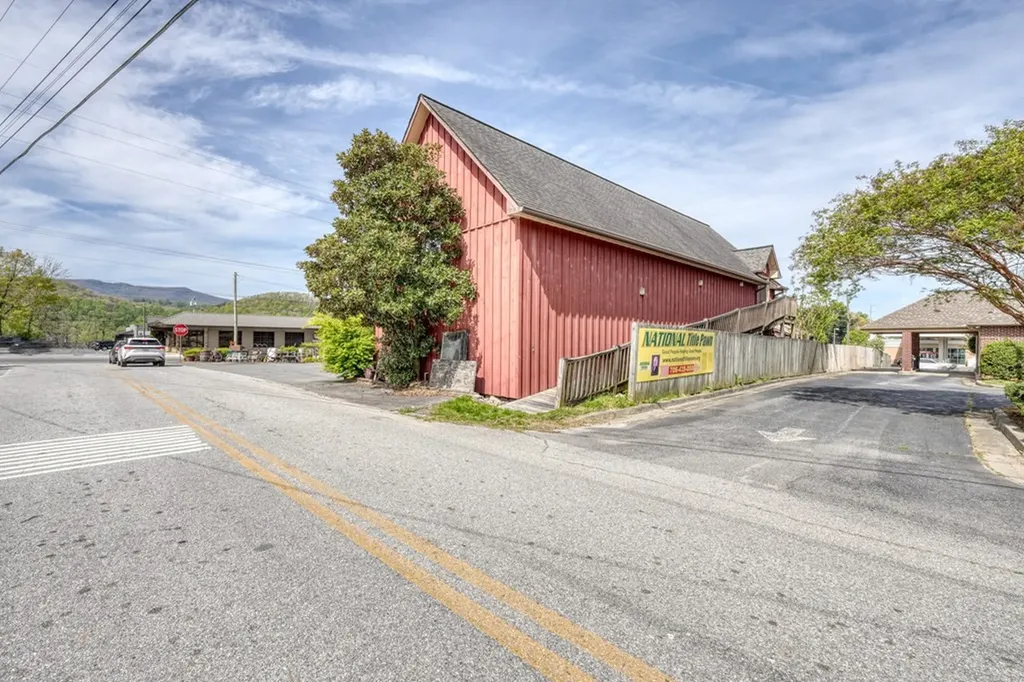 46 N Main Street Hiawassee GA 30546