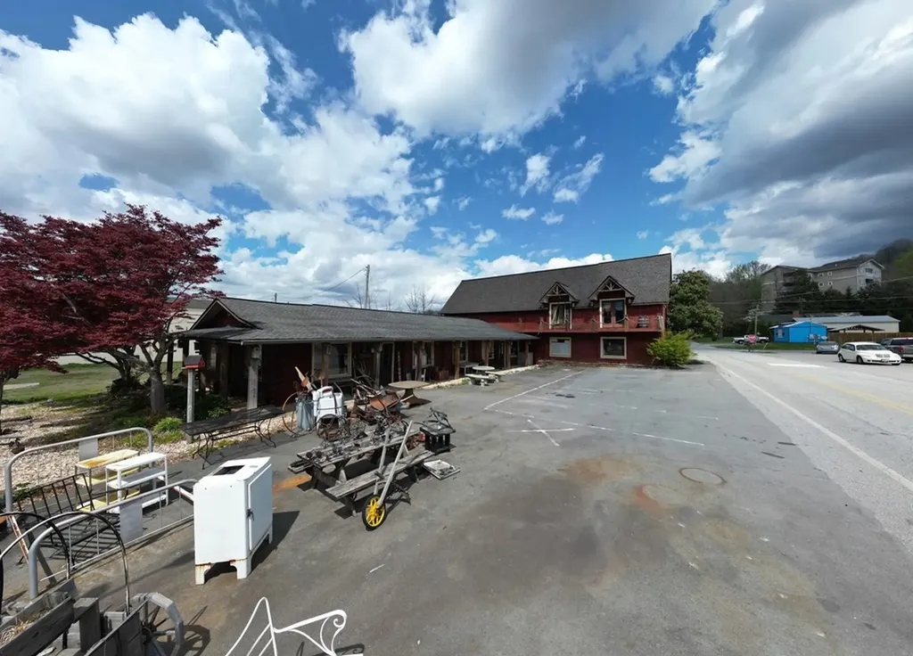 46 N Main Street Hiawassee GA 30546