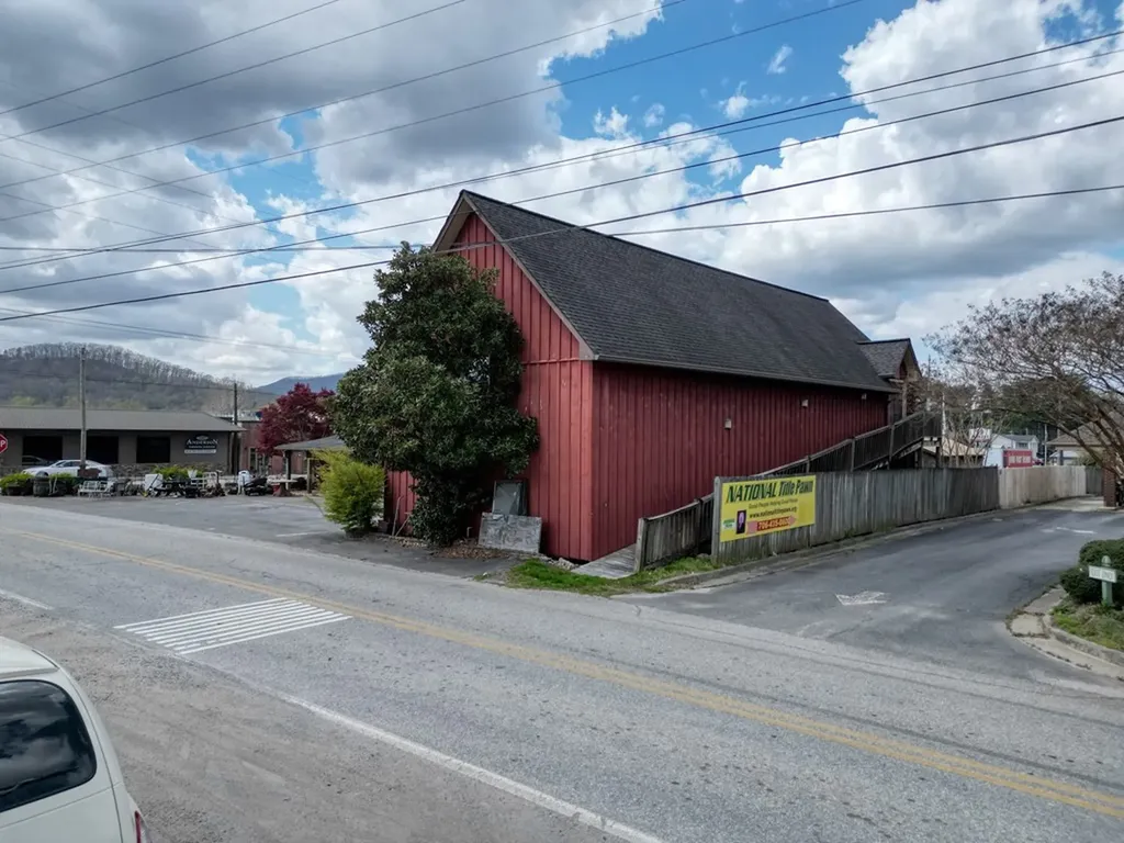 46 N Main Street Hiawassee GA 30546